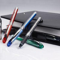 PILOT BXGPN-V5-B. Bolígrafo roller de tinta líquida color negro V-5 Grip. Trazo 0.3 mm.
