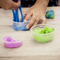 APLI 13450. 12 botes plastilina mágica Fun Dough de colores